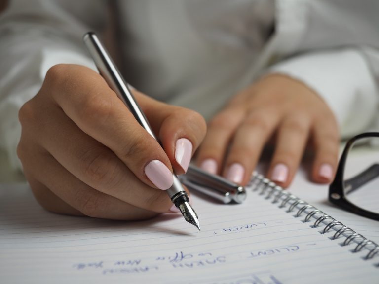 Four Reasons To Take Notes By Hand